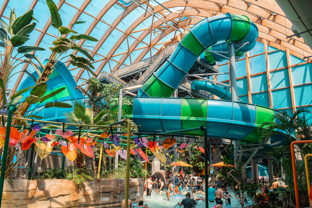 Why Is Indoor Waterpark Getting So Popular?