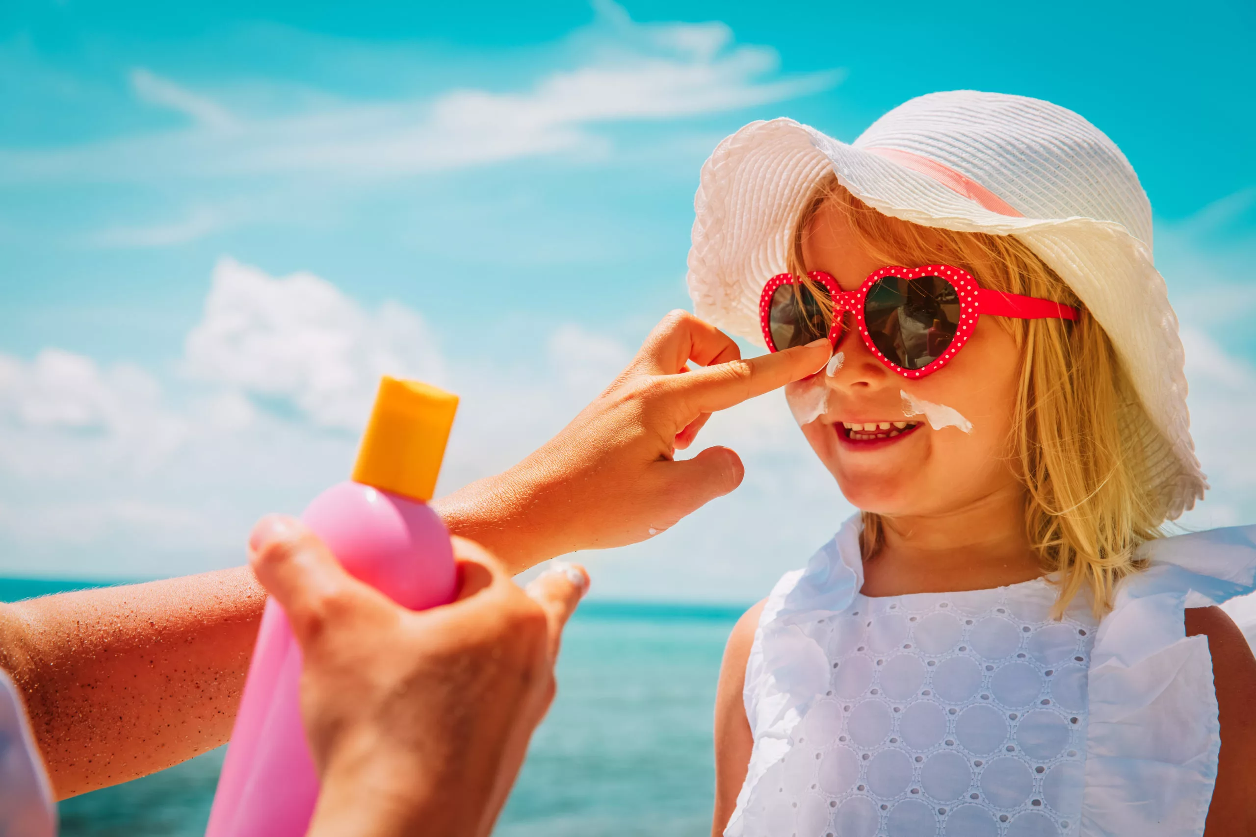 Why You Should Bring Sunscreen to Swimming Pool?