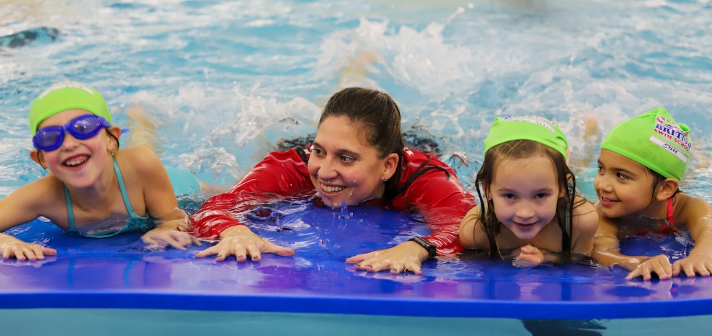 How to Choose the Right Swimming Class for Your Child